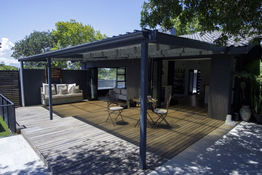 4 Bedroom Property for Sale in Loevenstein Western Cape